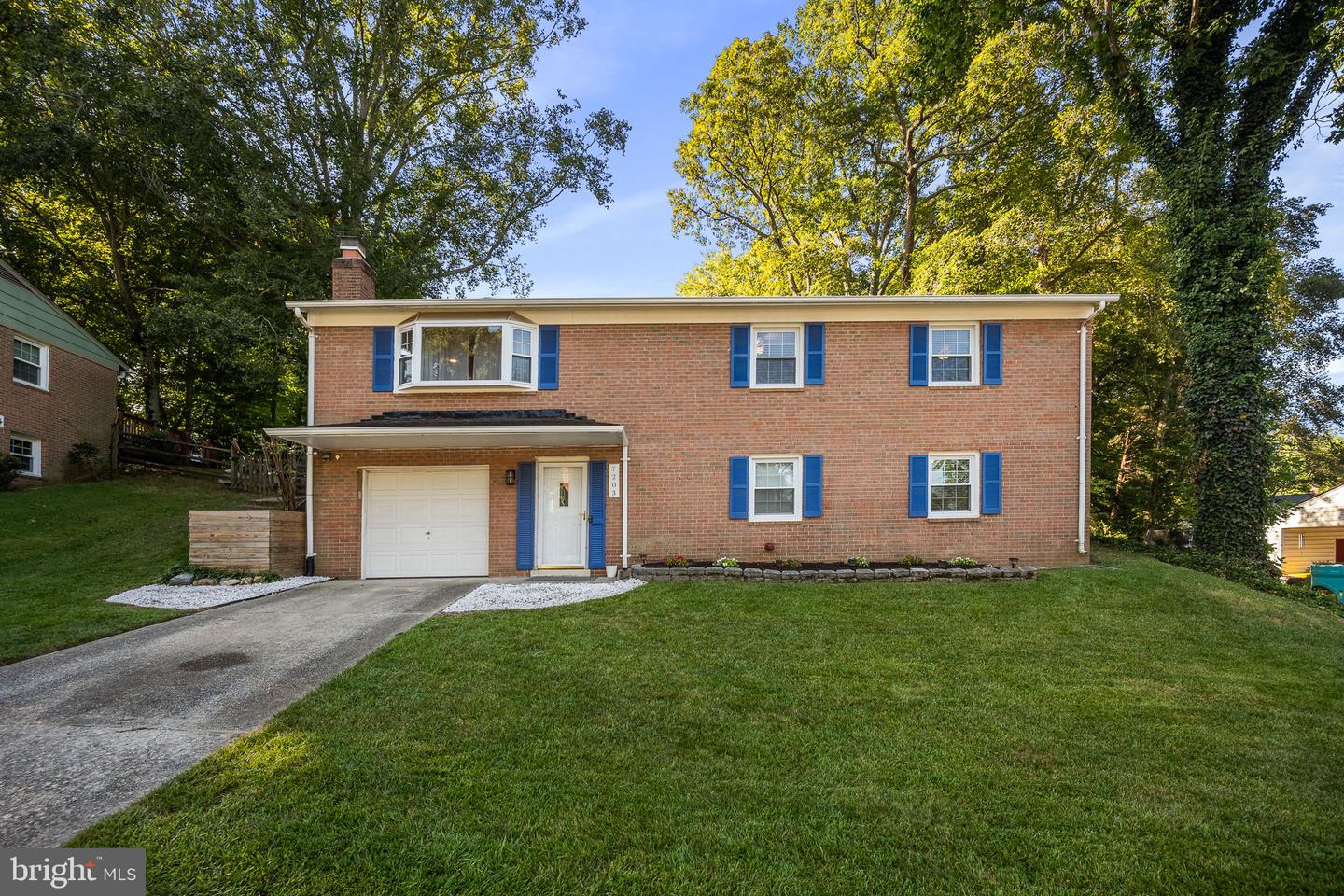 7203 HADLOW DR, SPRINGFIELD, Virginia 22152, 4 Bedrooms Bedrooms, ,3 BathroomsBathrooms,Residential,For sale,7203 HADLOW DR,VAFX2263336 MLS # VAFX2263336