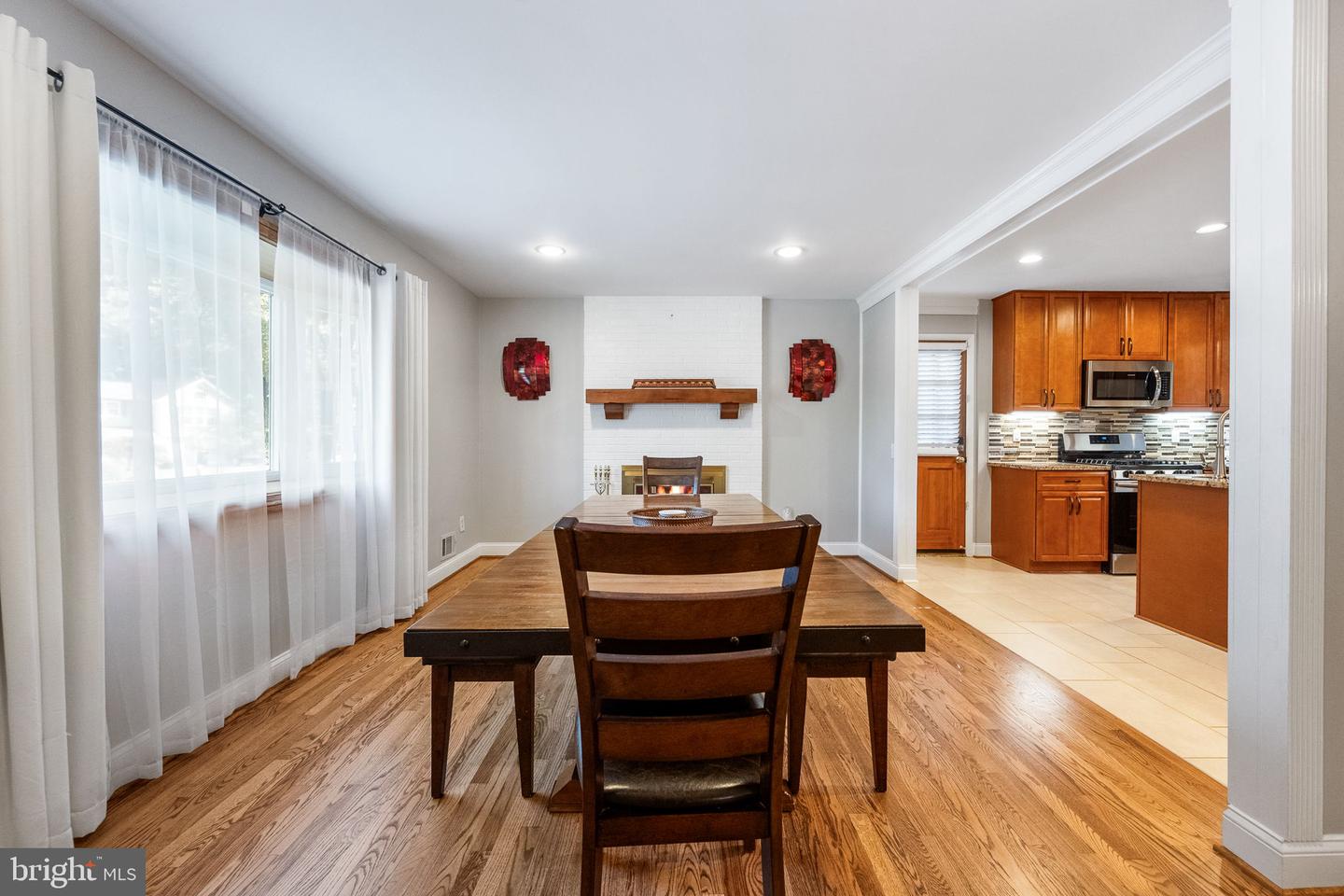 7203 HADLOW DR, SPRINGFIELD, Virginia 22152, 4 Bedrooms Bedrooms, ,3 BathroomsBathrooms,Residential,For sale,7203 HADLOW DR,VAFX2263336 MLS # VAFX2263336