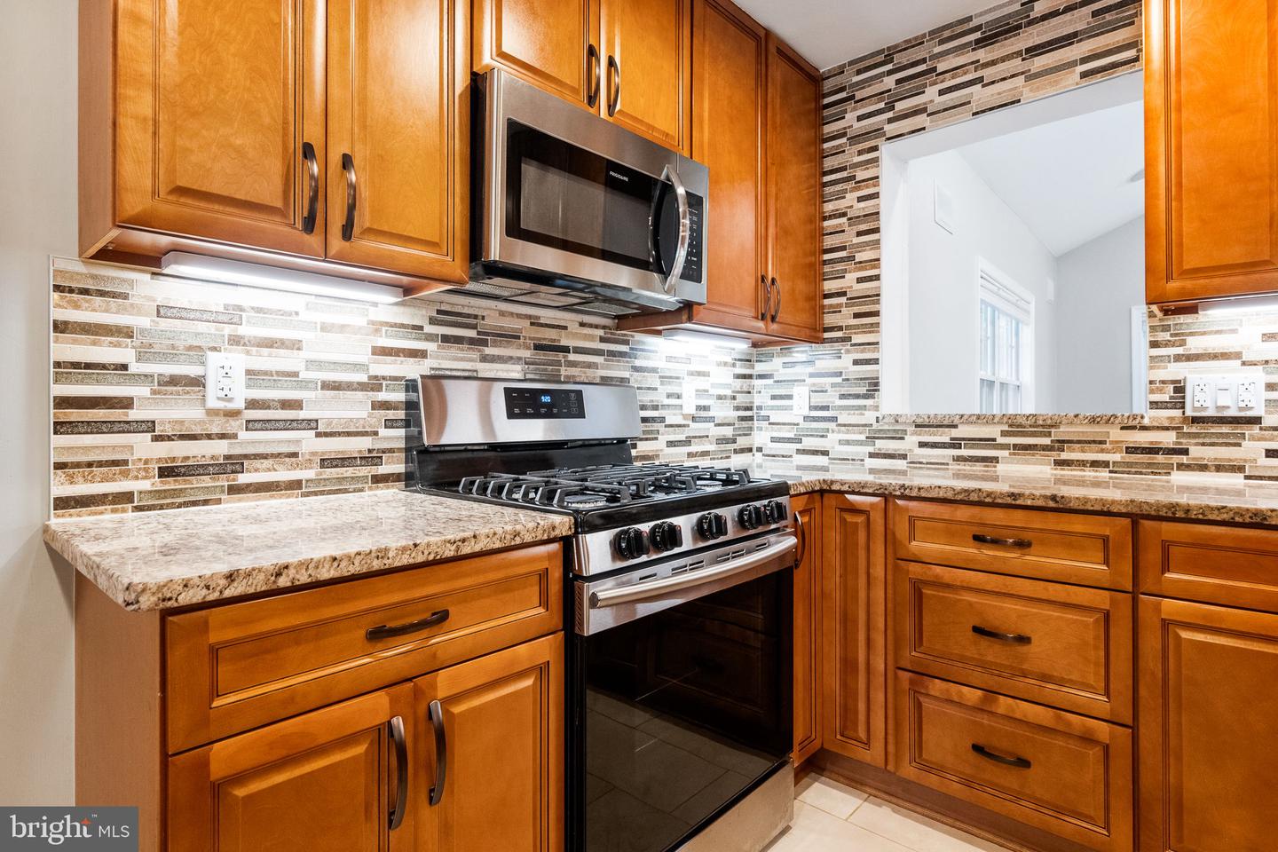 7203 HADLOW DR, SPRINGFIELD, Virginia 22152, 4 Bedrooms Bedrooms, ,3 BathroomsBathrooms,Residential,For sale,7203 HADLOW DR,VAFX2263336 MLS # VAFX2263336