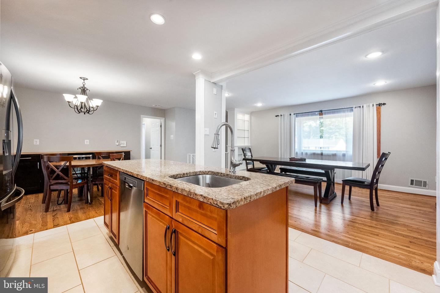 7203 HADLOW DR, SPRINGFIELD, Virginia 22152, 4 Bedrooms Bedrooms, ,3 BathroomsBathrooms,Residential,For sale,7203 HADLOW DR,VAFX2263336 MLS # VAFX2263336