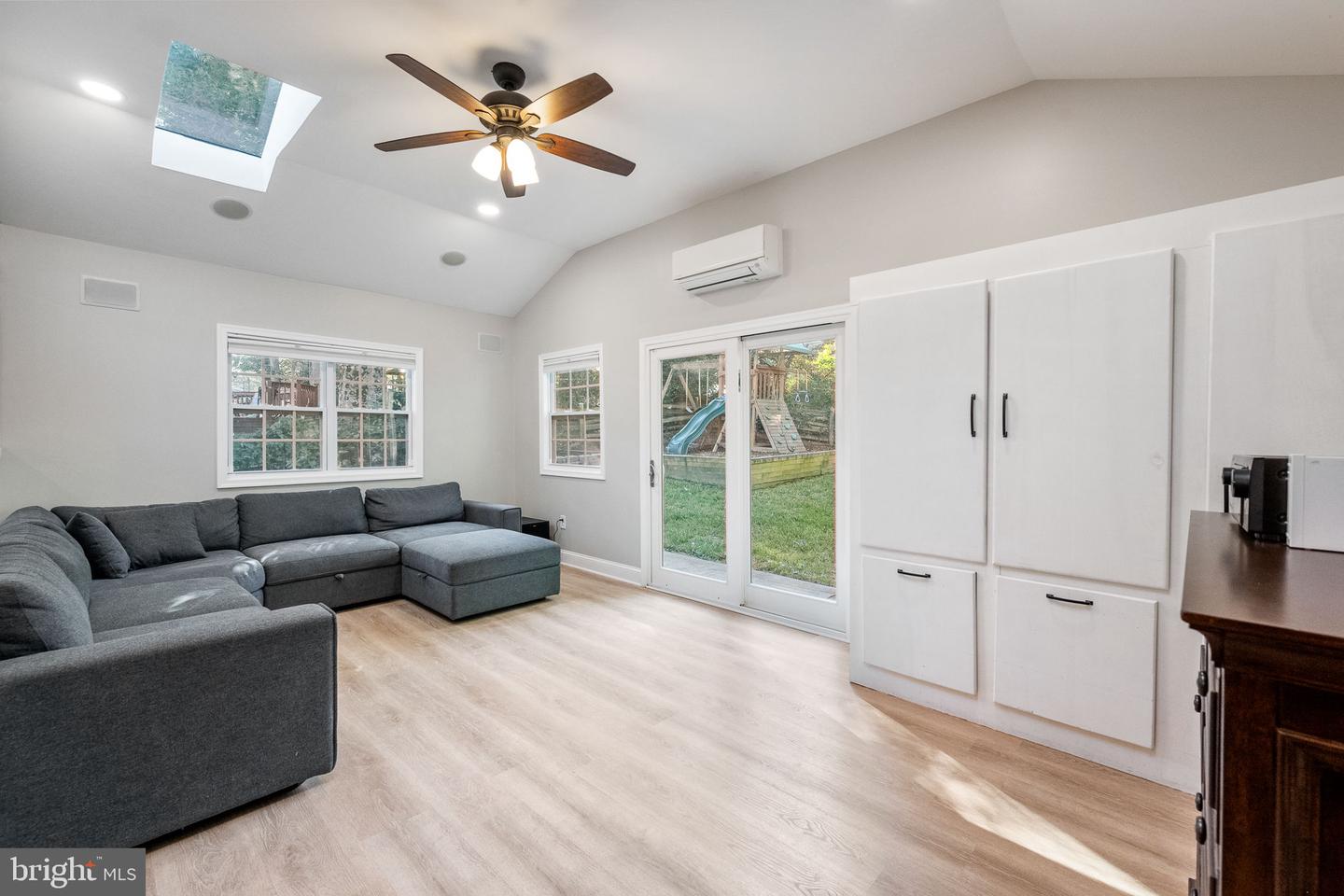 7203 HADLOW DR, SPRINGFIELD, Virginia 22152, 4 Bedrooms Bedrooms, ,3 BathroomsBathrooms,Residential,For sale,7203 HADLOW DR,VAFX2263336 MLS # VAFX2263336