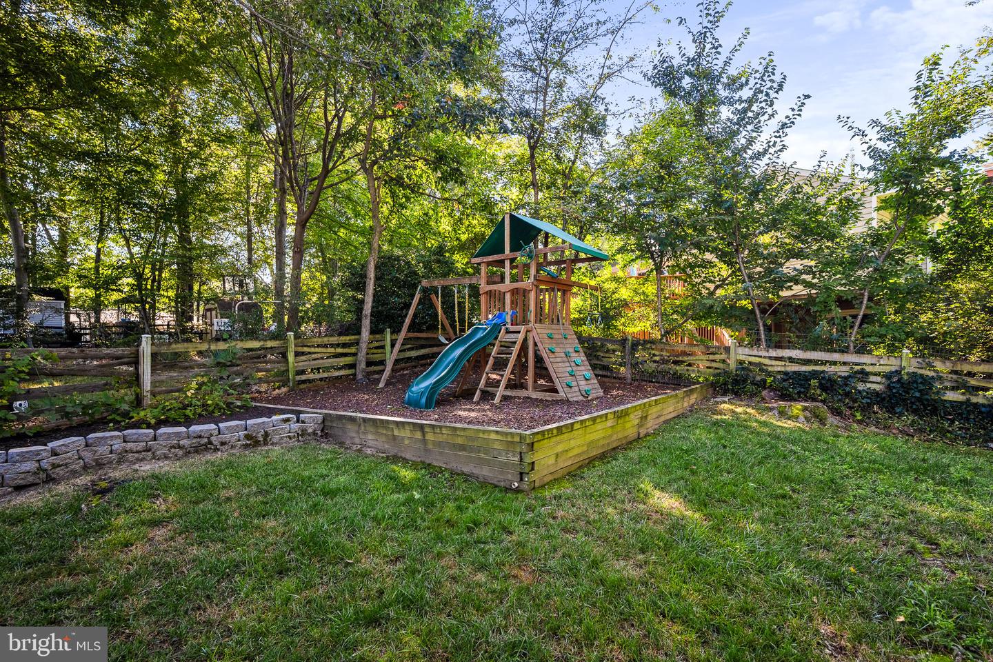 7203 HADLOW DR, SPRINGFIELD, Virginia 22152, 4 Bedrooms Bedrooms, ,3 BathroomsBathrooms,Residential,For sale,7203 HADLOW DR,VAFX2263336 MLS # VAFX2263336