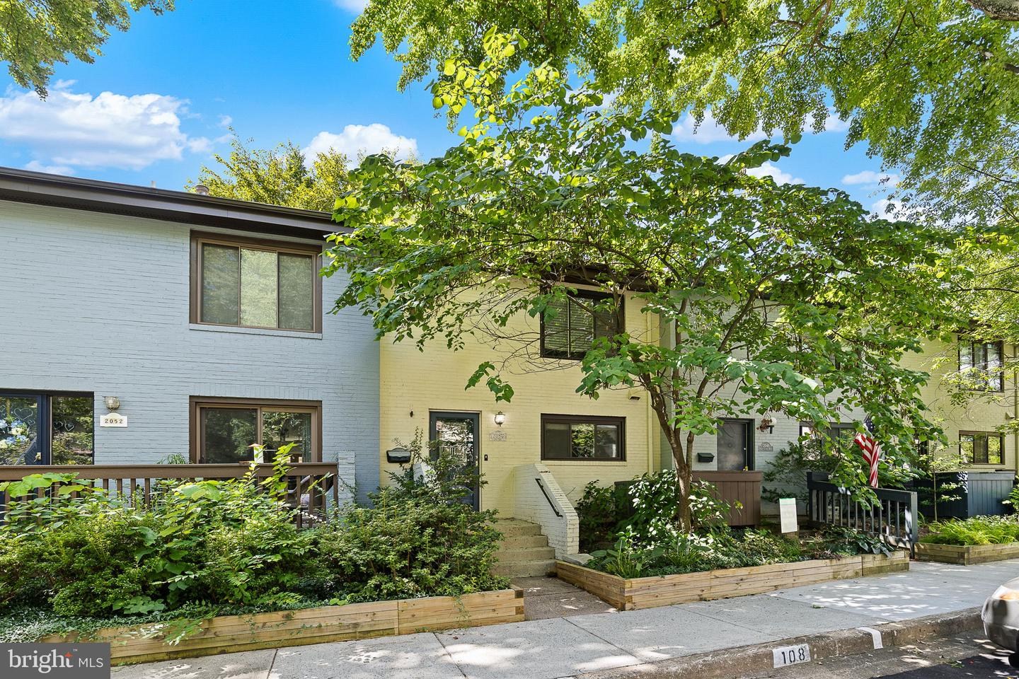 2050 GOLF COURSE DR, RESTON, Virginia 20191, 3 Bedrooms Bedrooms, ,2 BathroomsBathrooms,Residential,For sale,2050 GOLF COURSE DR,VAFX2263424 MLS # VAFX2263424