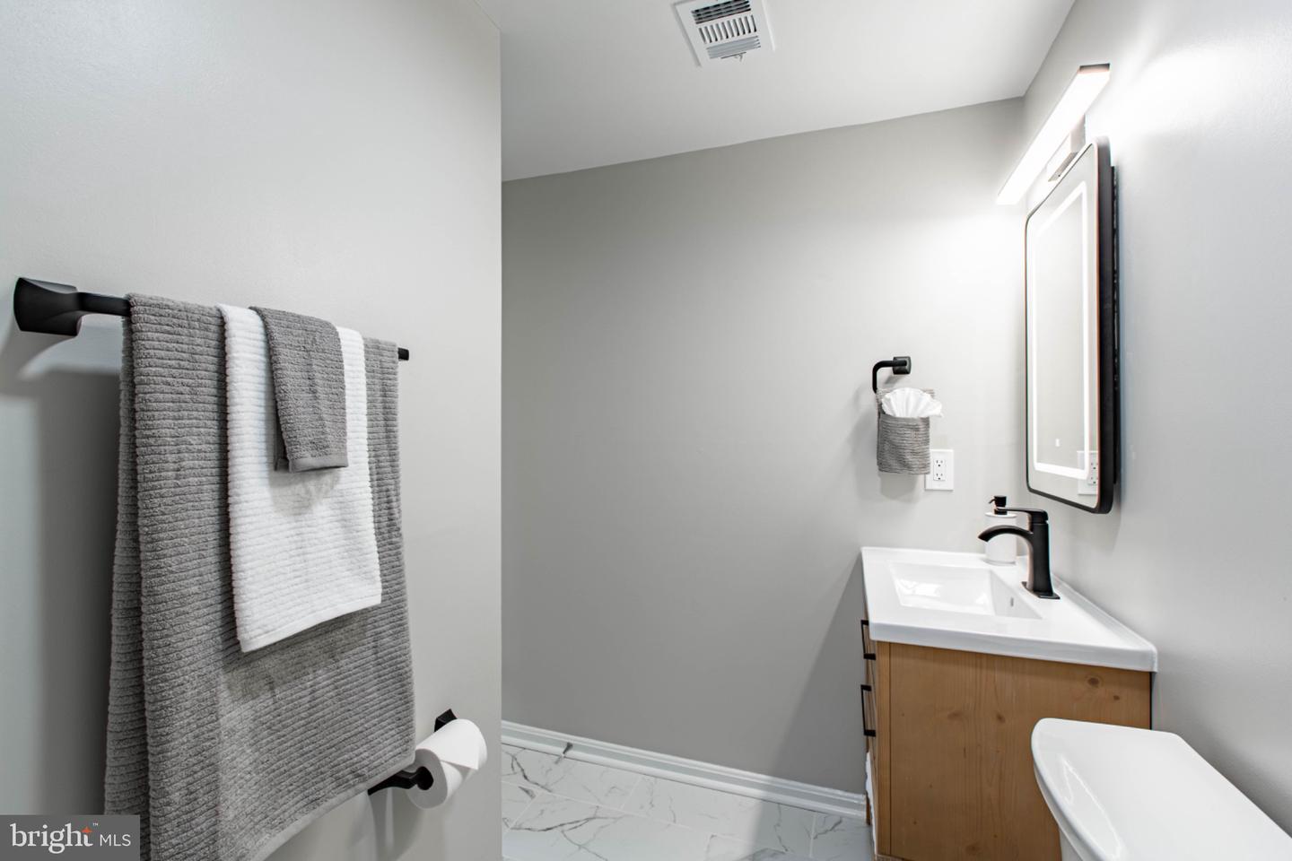 4331 PEMBROOK VILLAGE DR, ALEXANDRIA, Virginia 22309, 2 Bedrooms Bedrooms, 8 Rooms Rooms,2 BathroomsBathrooms,Residential,For sale,4331 PEMBROOK VILLAGE DR,VAFX2263468 MLS # VAFX2263468