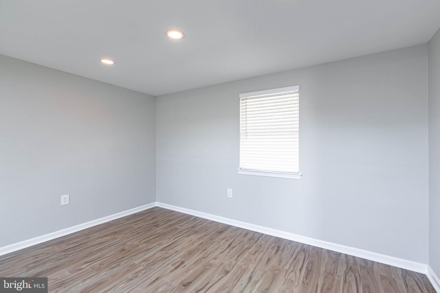4331 PEMBROOK VILLAGE DR, ALEXANDRIA, Virginia 22309, 2 Bedrooms Bedrooms, 8 Rooms Rooms,2 BathroomsBathrooms,Residential,For sale,4331 PEMBROOK VILLAGE DR,VAFX2263468 MLS # VAFX2263468