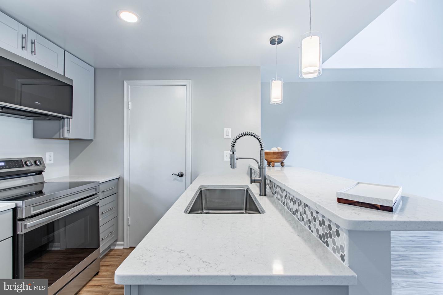 4331 PEMBROOK VILLAGE DR, ALEXANDRIA, Virginia 22309, 2 Bedrooms Bedrooms, 8 Rooms Rooms,2 BathroomsBathrooms,Residential,For sale,4331 PEMBROOK VILLAGE DR,VAFX2263468 MLS # VAFX2263468