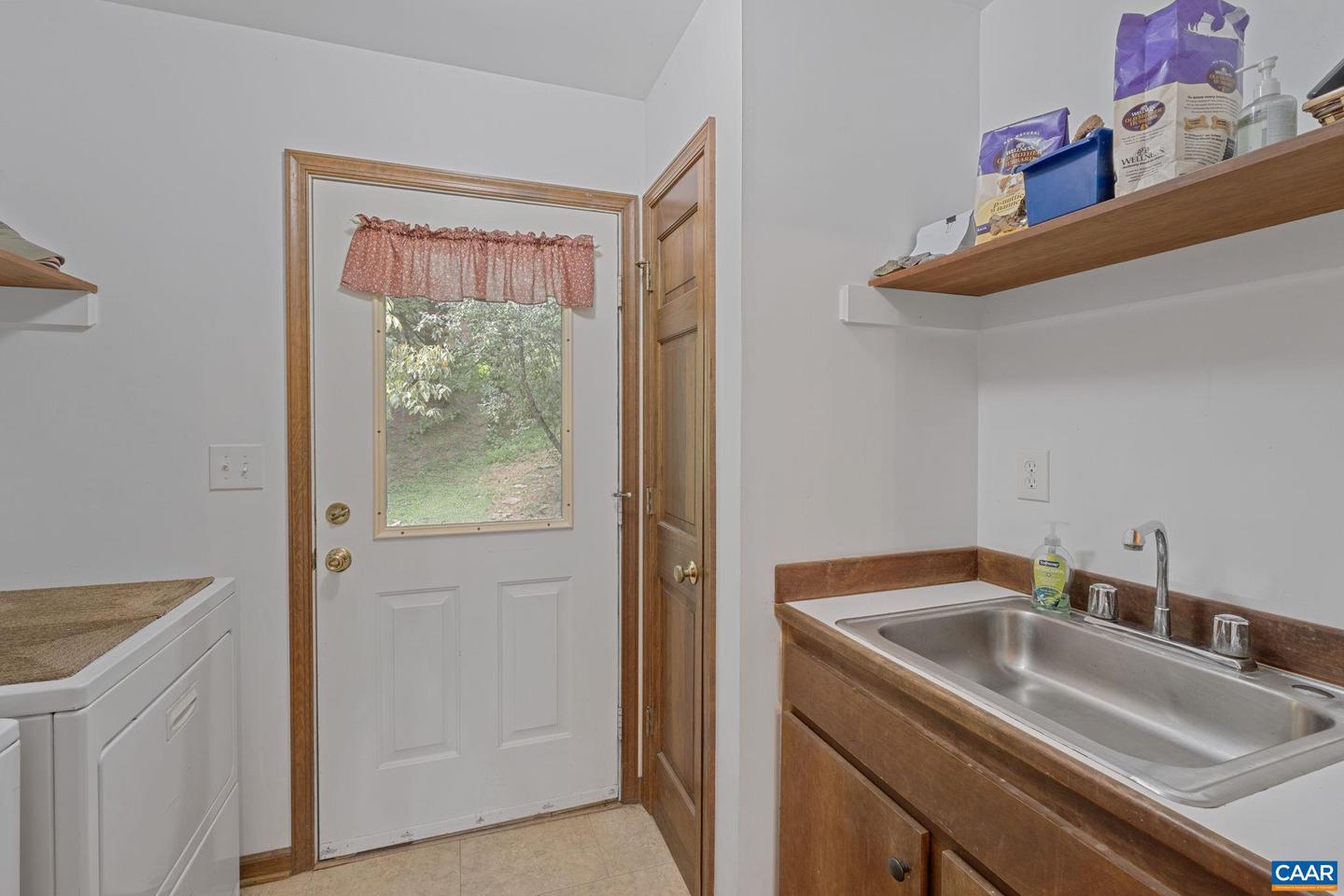 6660 HIGHLANDER WAY, CROZET, Virginia 22932, 3 Bedrooms Bedrooms, ,2 BathroomsBathrooms,Residential,For sale,6660 HIGHLANDER WAY,668273 MLS # 668273
