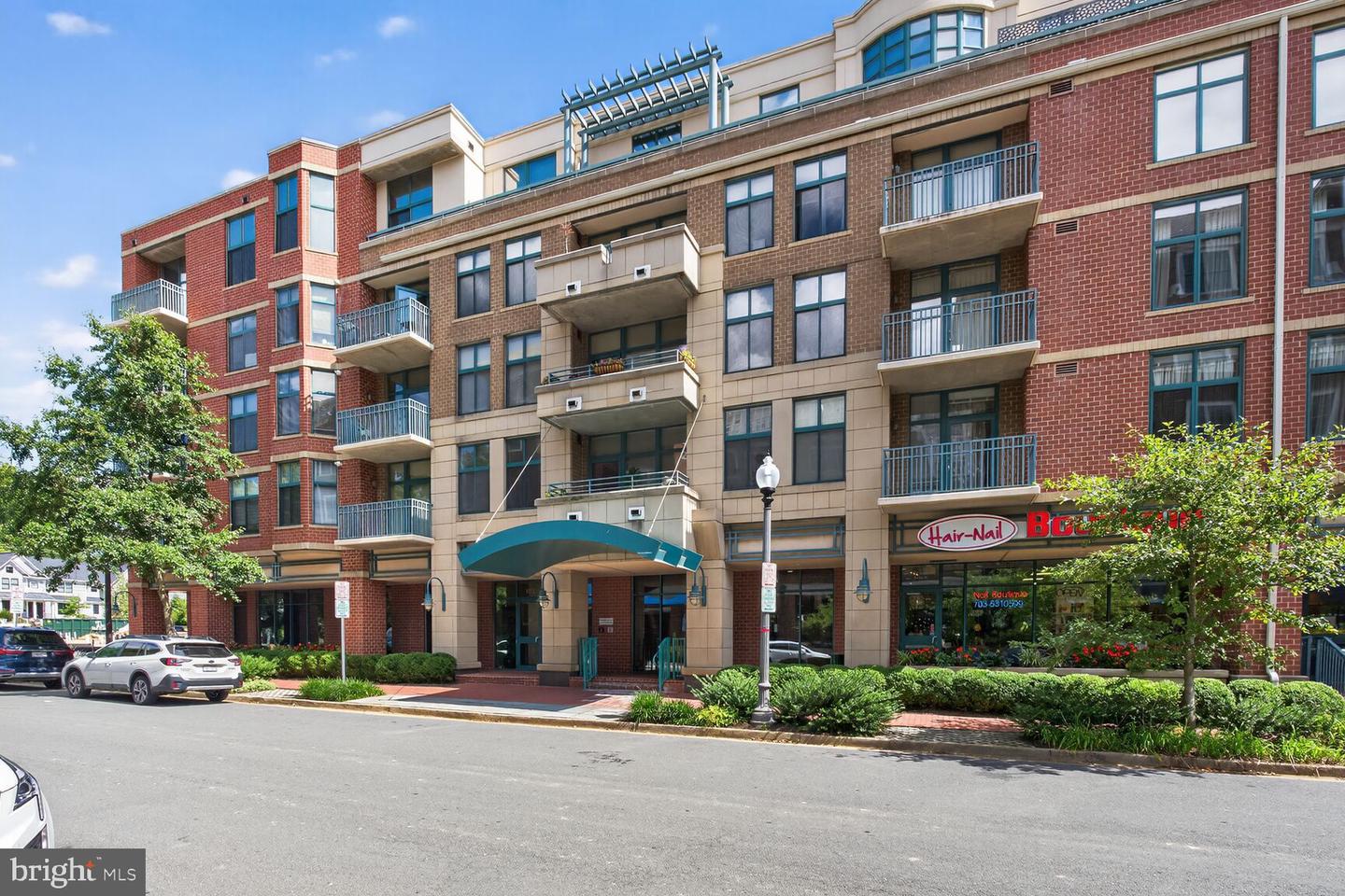 502 W BROAD ST #501, FALLS CHURCH, Virginia 22046, 2 Bedrooms Bedrooms, ,2 BathroomsBathrooms,Residential,For sale,502 W BROAD ST #501,VAFA2003246 MLS # VAFA2003246