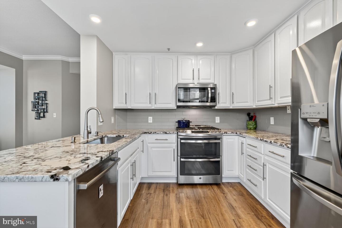 502 W BROAD ST #501, FALLS CHURCH, Virginia 22046, 2 Bedrooms Bedrooms, ,2 BathroomsBathrooms,Residential,For sale,502 W BROAD ST #501,VAFA2003246 MLS # VAFA2003246