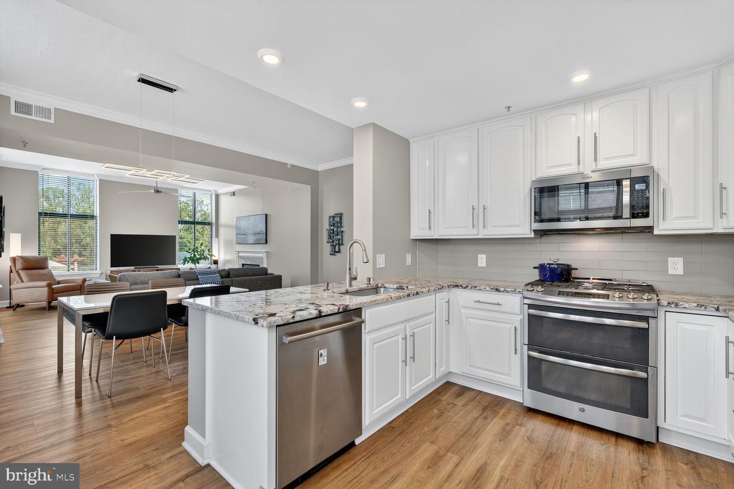 502 W BROAD ST #501, FALLS CHURCH, Virginia 22046, 2 Bedrooms Bedrooms, ,2 BathroomsBathrooms,Residential,For sale,502 W BROAD ST #501,VAFA2003246 MLS # VAFA2003246