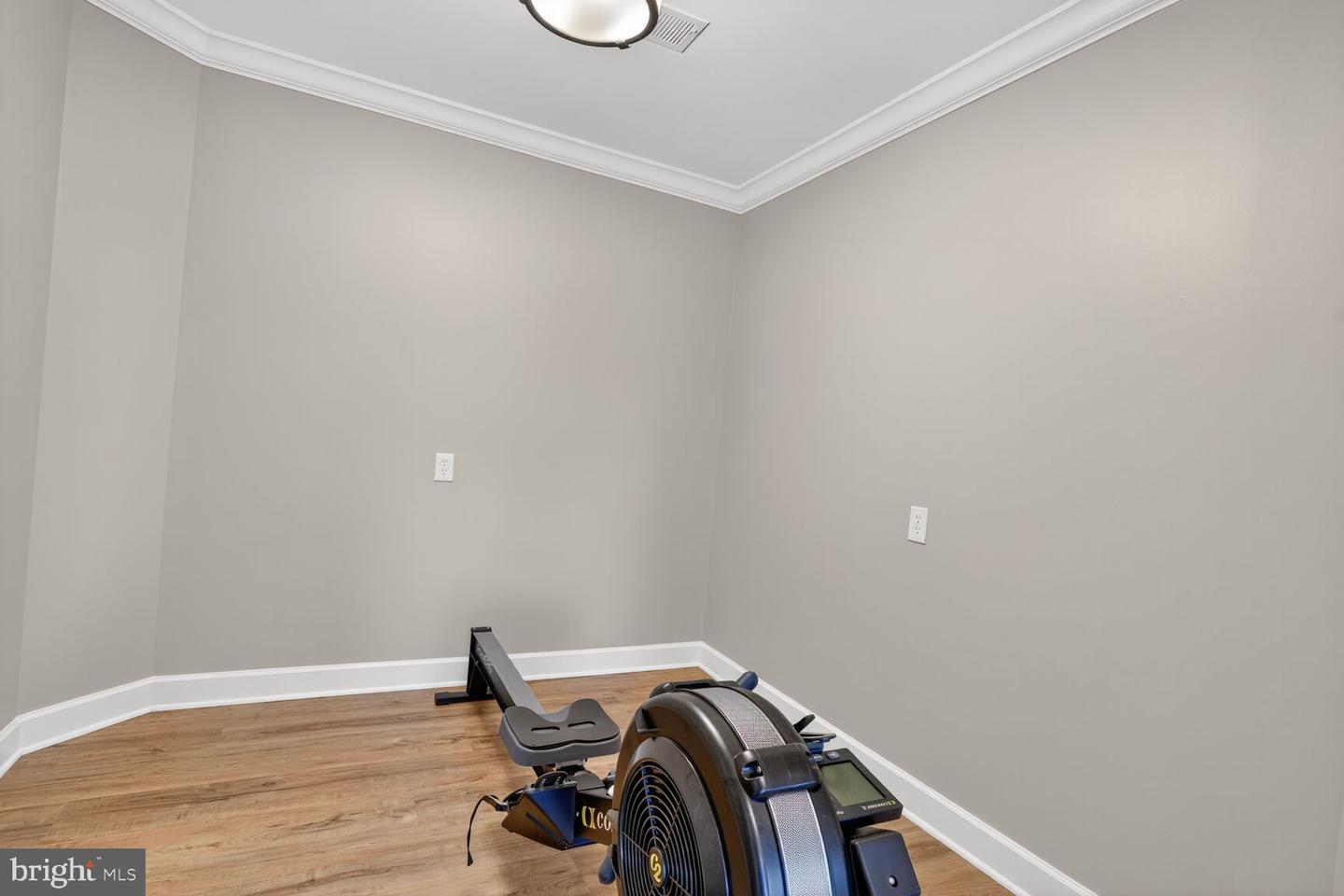 502 W BROAD ST #501, FALLS CHURCH, Virginia 22046, 2 Bedrooms Bedrooms, ,2 BathroomsBathrooms,Residential,For sale,502 W BROAD ST #501,VAFA2003246 MLS # VAFA2003246