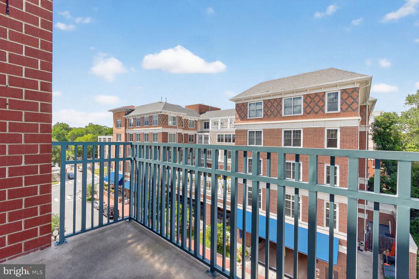 502 W BROAD ST #501, FALLS CHURCH, Virginia 22046, 2 Bedrooms Bedrooms, ,2 BathroomsBathrooms,Residential,For sale,502 W BROAD ST #501,VAFA2003246 MLS # VAFA2003246