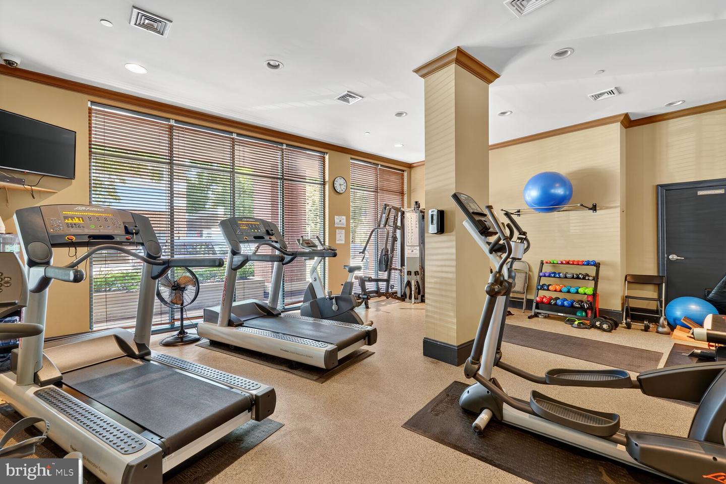 502 W BROAD ST #501, FALLS CHURCH, Virginia 22046, 2 Bedrooms Bedrooms, ,2 BathroomsBathrooms,Residential,For sale,502 W BROAD ST #501,VAFA2003246 MLS # VAFA2003246