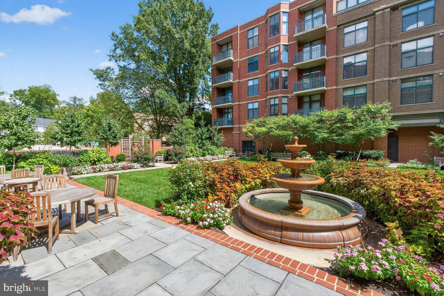 502 W BROAD ST #501, FALLS CHURCH, Virginia 22046, 2 Bedrooms Bedrooms, ,2 BathroomsBathrooms,Residential,For sale,502 W BROAD ST #501,VAFA2003246 MLS # VAFA2003246