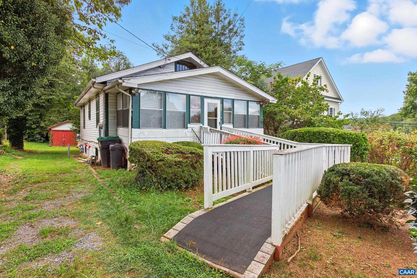 808 CYNTHIANNA AVE, CHARLOTTESVILLE, Virginia 22903, 2 Bedrooms Bedrooms, ,2 BathroomsBathrooms,Residential,For sale,808 CYNTHIANNA AVE,668287 MLS # 668287