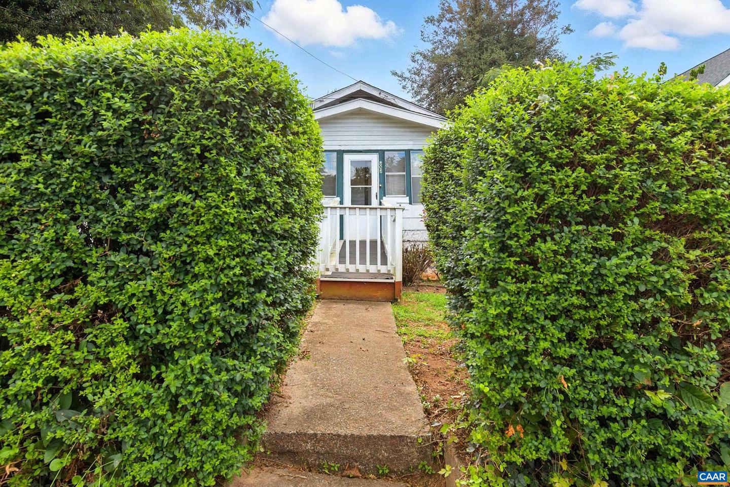 808 CYNTHIANNA AVE, CHARLOTTESVILLE, Virginia 22903, 2 Bedrooms Bedrooms, ,2 BathroomsBathrooms,Residential,For sale,808 CYNTHIANNA AVE,668287 MLS # 668287