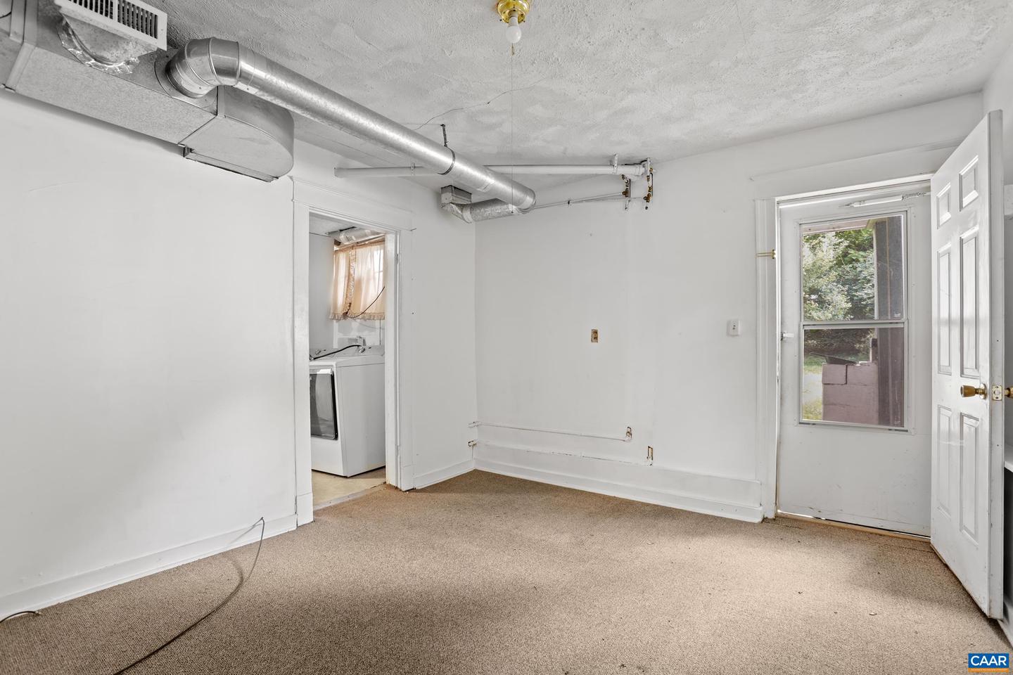 808 CYNTHIANNA AVE, CHARLOTTESVILLE, Virginia 22903, 2 Bedrooms Bedrooms, ,2 BathroomsBathrooms,Residential,For sale,808 CYNTHIANNA AVE,668287 MLS # 668287