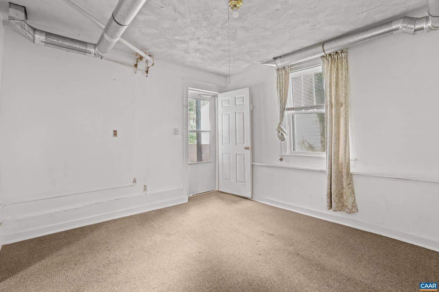 808 CYNTHIANNA AVE, CHARLOTTESVILLE, Virginia 22903, 2 Bedrooms Bedrooms, ,2 BathroomsBathrooms,Residential,For sale,808 CYNTHIANNA AVE,668287 MLS # 668287