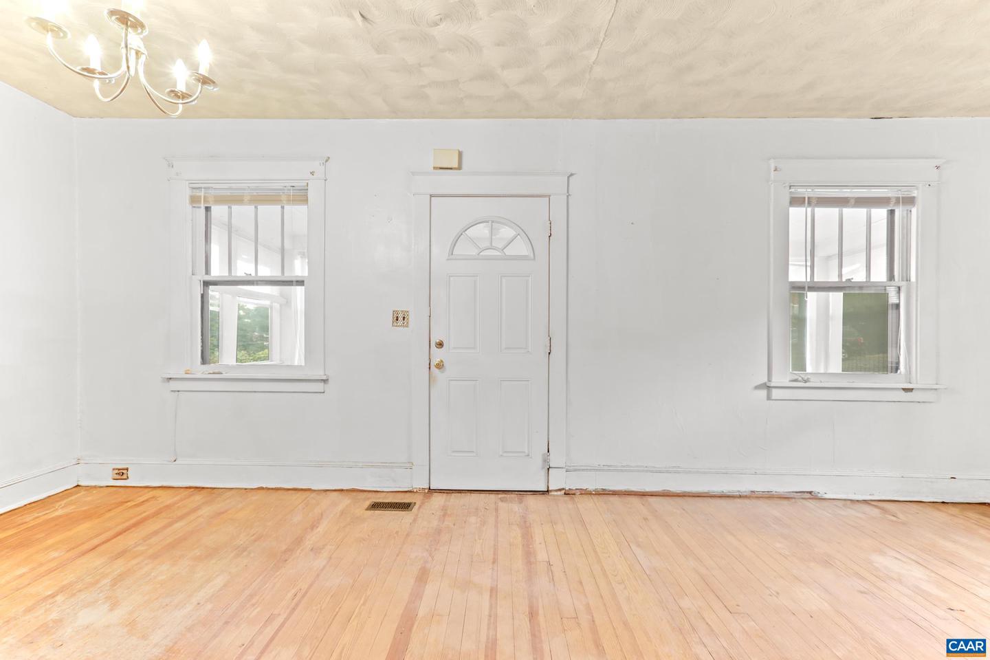 808 CYNTHIANNA AVE, CHARLOTTESVILLE, Virginia 22903, 2 Bedrooms Bedrooms, ,2 BathroomsBathrooms,Residential,For sale,808 CYNTHIANNA AVE,668287 MLS # 668287