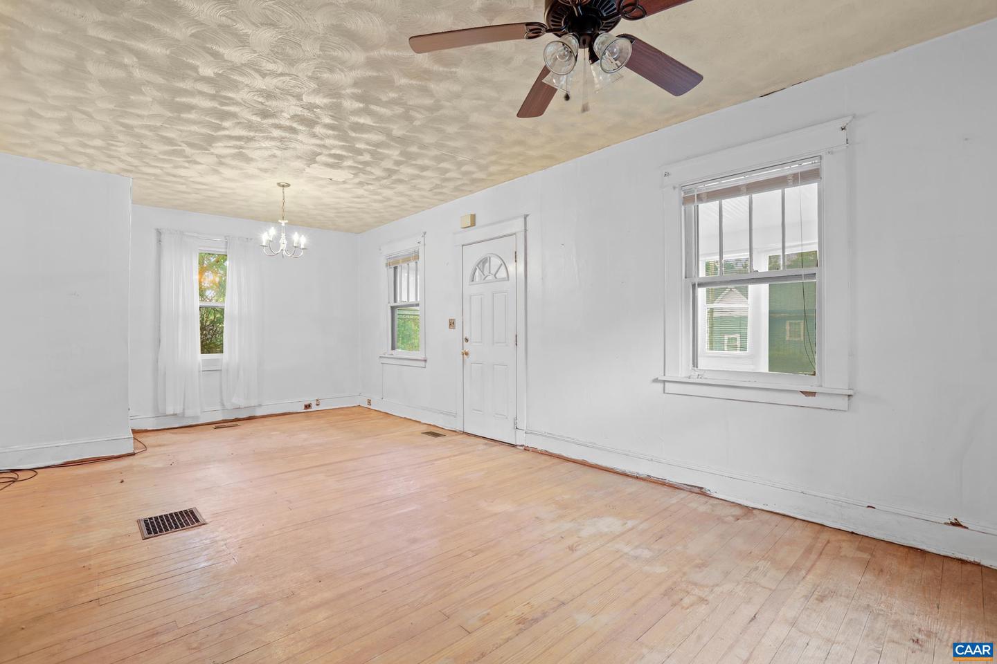 808 CYNTHIANNA AVE, CHARLOTTESVILLE, Virginia 22903, 2 Bedrooms Bedrooms, ,2 BathroomsBathrooms,Residential,For sale,808 CYNTHIANNA AVE,668287 MLS # 668287