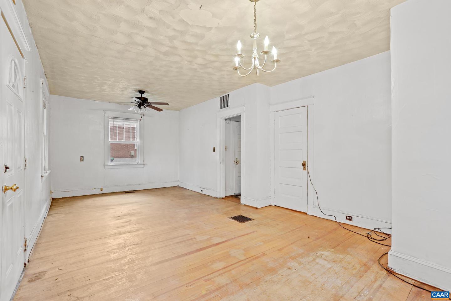 808 CYNTHIANNA AVE, CHARLOTTESVILLE, Virginia 22903, 2 Bedrooms Bedrooms, ,2 BathroomsBathrooms,Residential,For sale,808 CYNTHIANNA AVE,668287 MLS # 668287