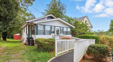 808 CYNTHIANNA AVE, CHARLOTTESVILLE, Virginia 22903, 2 Bedrooms Bedrooms, ,2 BathroomsBathrooms,Residential,For sale,808 CYNTHIANNA AVE,668287 MLS # 668287