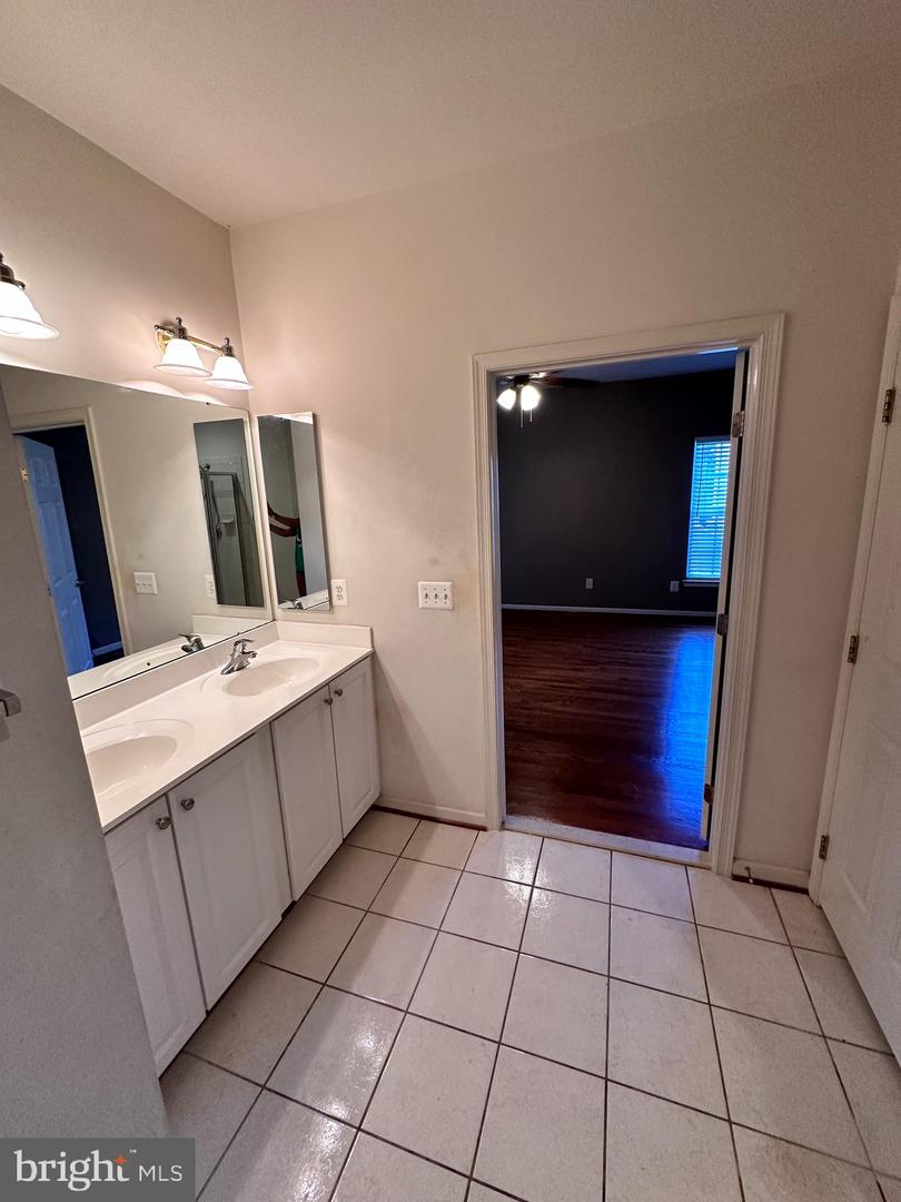156 LAPIS CT #23, WARRENTON, Virginia 20186, 3 Bedrooms Bedrooms, ,2 BathroomsBathrooms,Residential,For sale,156 LAPIS CT #23,VAFQ2018080 MLS # VAFQ2018080