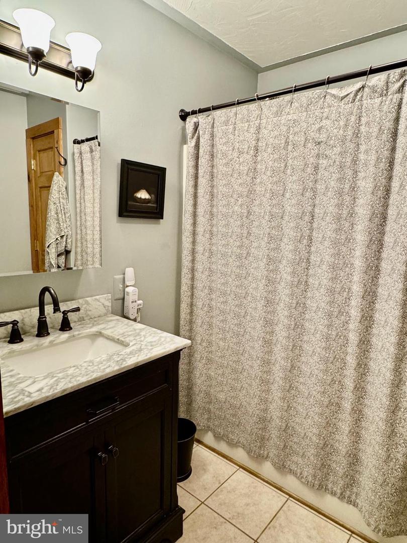 374 BOYERS MILL LN, MIDDLETOWN, Virginia 22645, 3 Bedrooms Bedrooms, 12 Rooms Rooms,2 BathroomsBathrooms,Residential,For sale,374 BOYERS MILL LN,VAFV2036450 MLS # VAFV2036450
