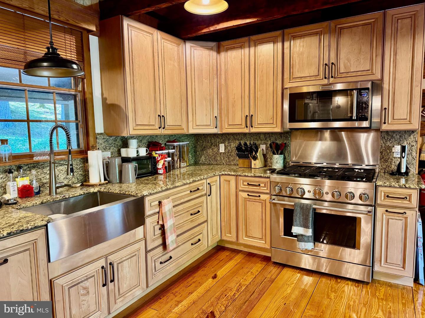 374 BOYERS MILL LN, MIDDLETOWN, Virginia 22645, 3 Bedrooms Bedrooms, 12 Rooms Rooms,2 BathroomsBathrooms,Residential,For sale,374 BOYERS MILL LN,VAFV2036450 MLS # VAFV2036450