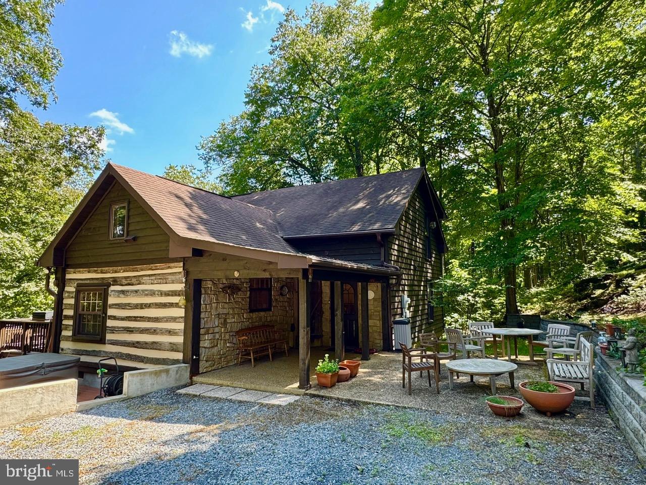 374 BOYERS MILL LN, MIDDLETOWN, Virginia 22645, 3 Bedrooms Bedrooms, 12 Rooms Rooms,2 BathroomsBathrooms,Residential,For sale,374 BOYERS MILL LN,VAFV2036450 MLS # VAFV2036450