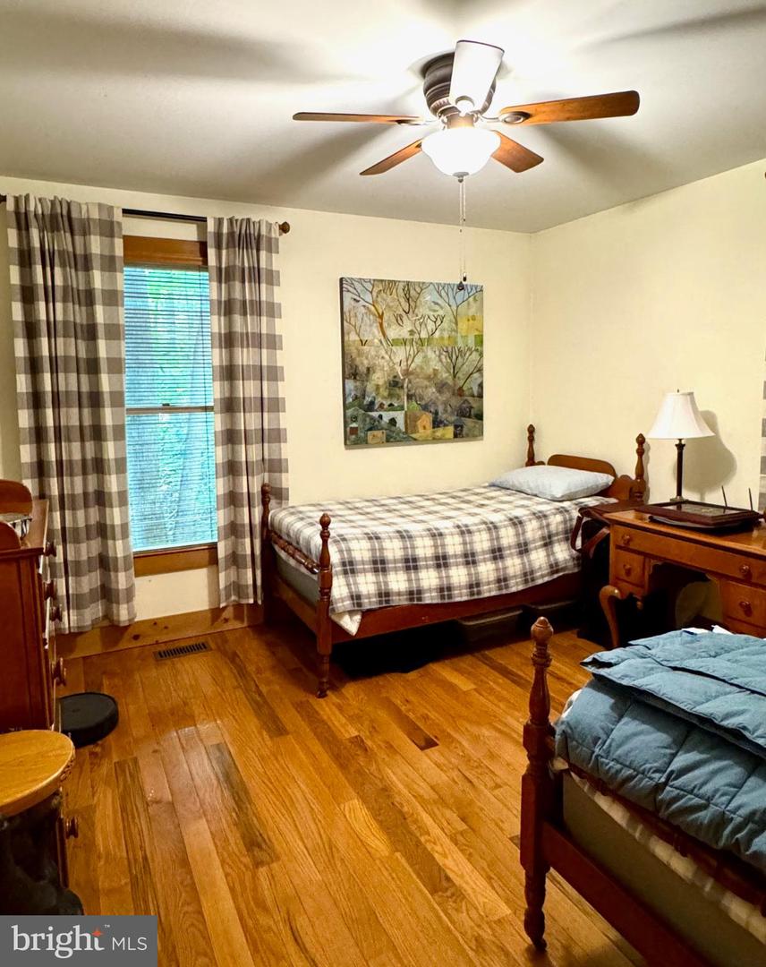 374 BOYERS MILL LN, MIDDLETOWN, Virginia 22645, 3 Bedrooms Bedrooms, 12 Rooms Rooms,2 BathroomsBathrooms,Residential,For sale,374 BOYERS MILL LN,VAFV2036450 MLS # VAFV2036450