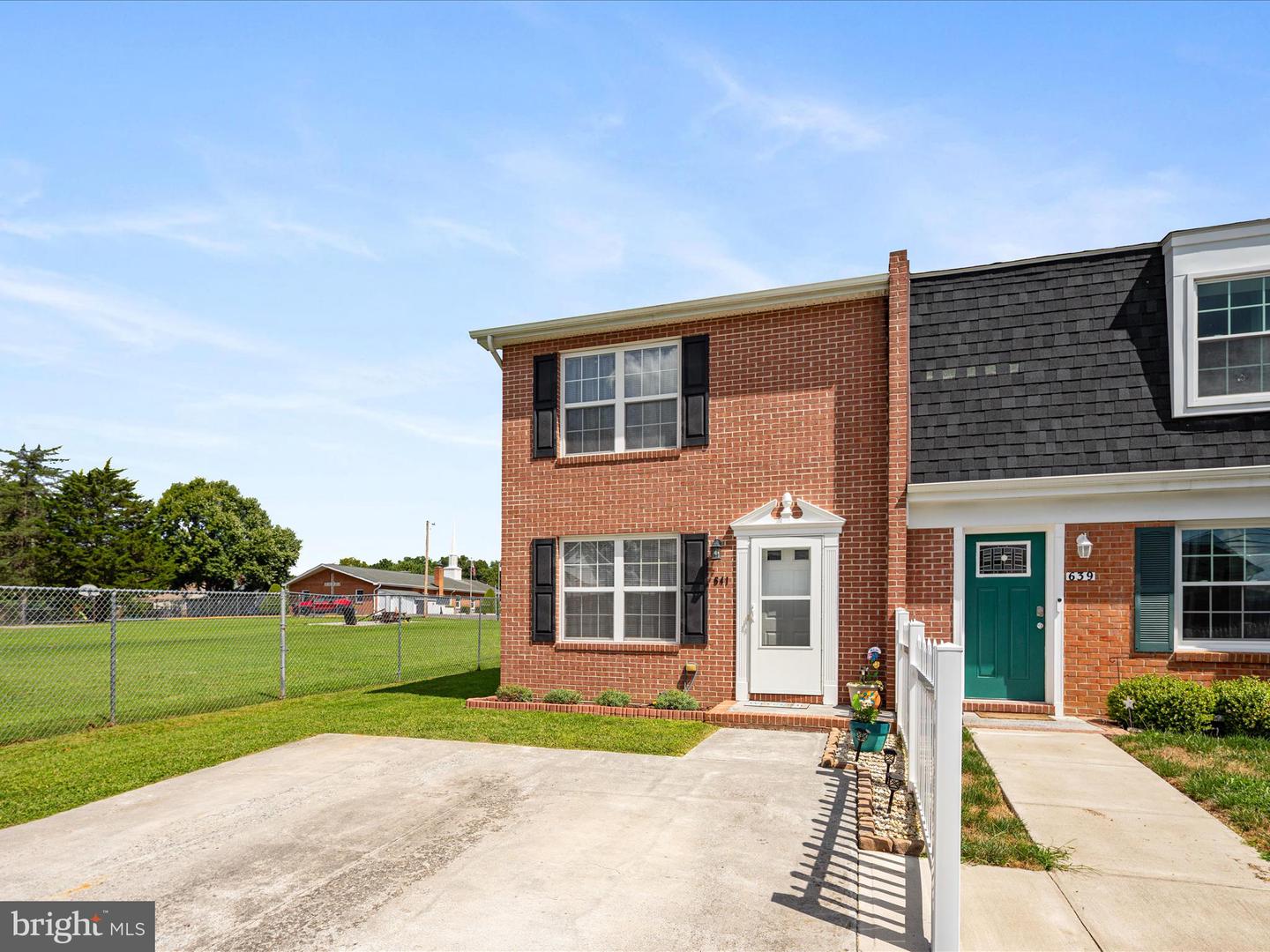 641 W 11TH ST, FRONT ROYAL, Virginia 22630, 2 Bedrooms Bedrooms, ,1 BathroomBathrooms,Residential,For sale,641 W 11TH ST,VAWR2012136 MLS # VAWR2012136