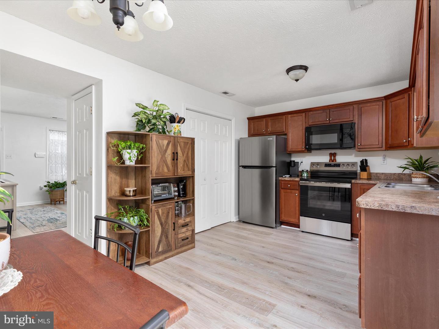 641 W 11TH ST, FRONT ROYAL, Virginia 22630, 2 Bedrooms Bedrooms, ,1 BathroomBathrooms,Residential,For sale,641 W 11TH ST,VAWR2012136 MLS # VAWR2012136