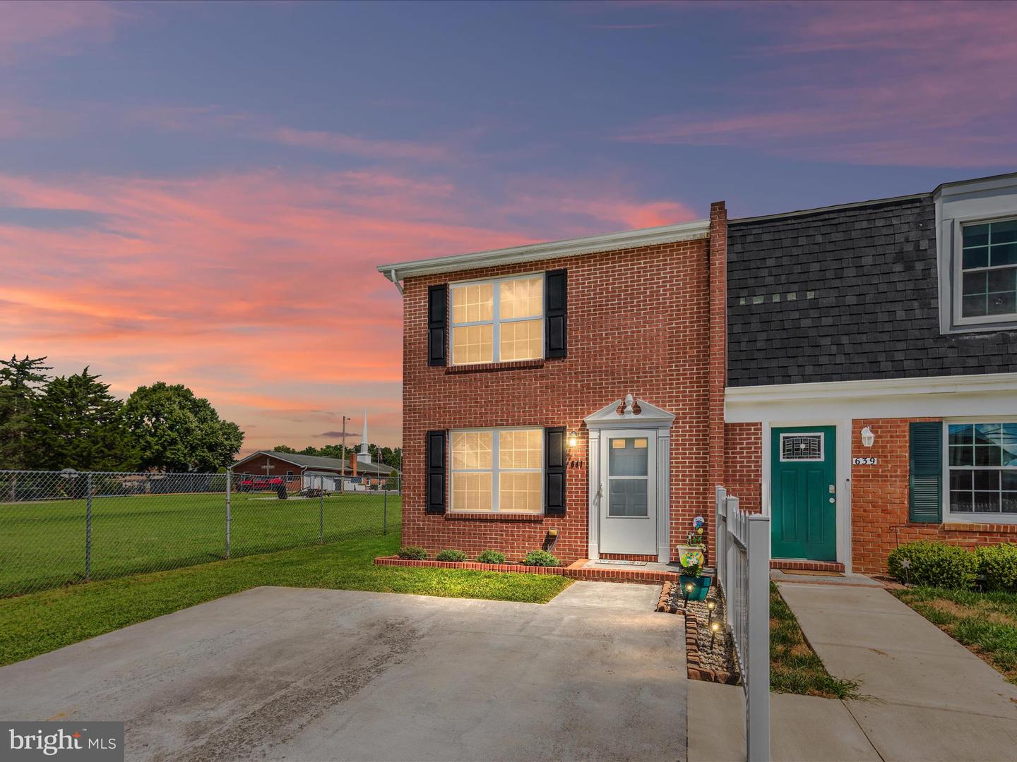 641 W 11TH ST, FRONT ROYAL, Virginia 22630, 2 Bedrooms Bedrooms, ,1 BathroomBathrooms,Residential,For sale,641 W 11TH ST,VAWR2012136 MLS # VAWR2012136