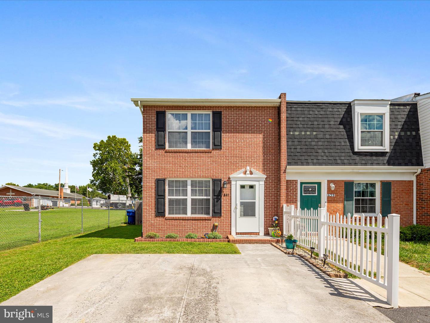 641 W 11TH ST, FRONT ROYAL, Virginia 22630, 2 Bedrooms Bedrooms, ,1 BathroomBathrooms,Residential,For sale,641 W 11TH ST,VAWR2012136 MLS # VAWR2012136
