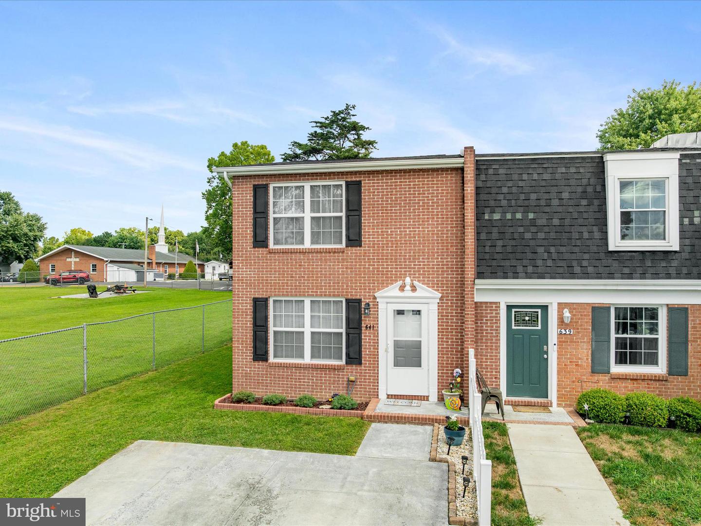 641 W 11TH ST, FRONT ROYAL, Virginia 22630, 2 Bedrooms Bedrooms, ,1 BathroomBathrooms,Residential,For sale,641 W 11TH ST,VAWR2012136 MLS # VAWR2012136