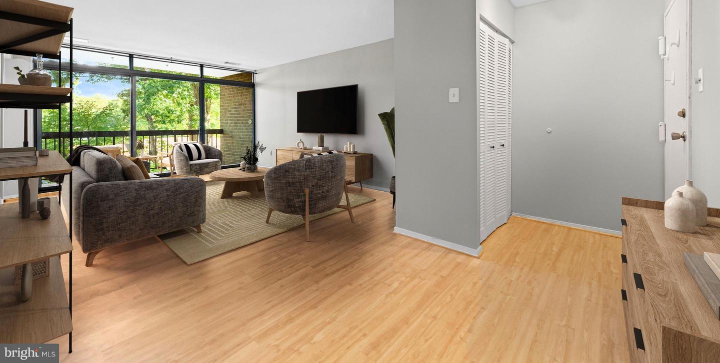 1645 PARKCREST CIR #200, RESTON, Virginia 20190, 2 Bedrooms Bedrooms, ,2 BathroomsBathrooms,Residential,For sale,1645 PARKCREST CIR #200,VAFX2264096 MLS # VAFX2264096