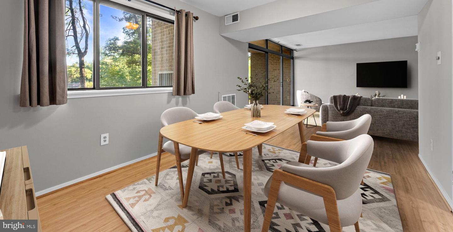 1645 PARKCREST CIR #200, RESTON, Virginia 20190, 2 Bedrooms Bedrooms, ,2 BathroomsBathrooms,Residential,For sale,1645 PARKCREST CIR #200,VAFX2264096 MLS # VAFX2264096