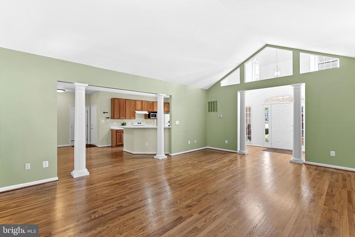 409 BOLINGBROOK CT, PURCELLVILLE, Virginia 20132, 5 Bedrooms Bedrooms, 16 Rooms Rooms,3 BathroomsBathrooms,Residential,For sale,409 BOLINGBROOK CT,VALO2105706 MLS # VALO2105706