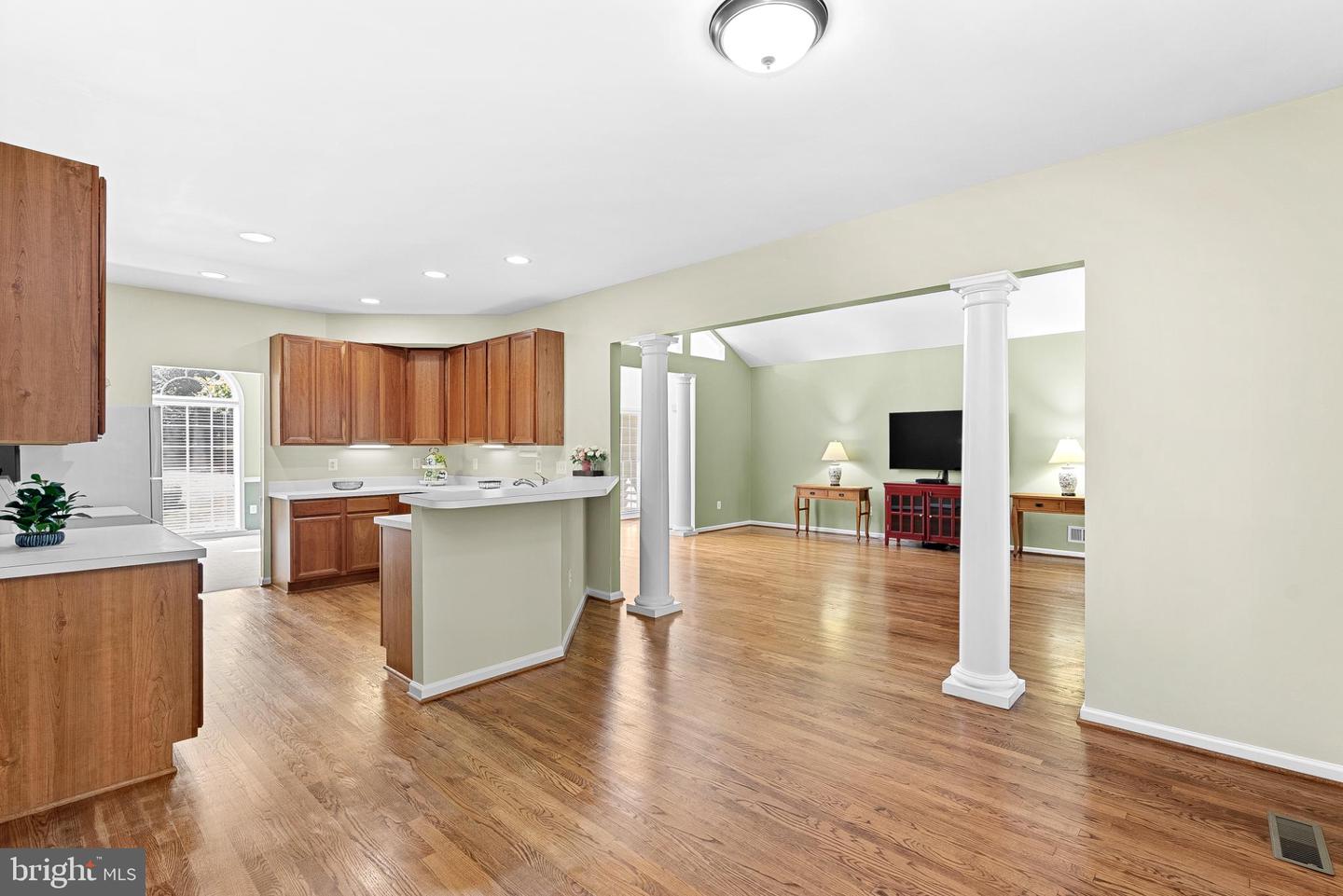 409 BOLINGBROOK CT, PURCELLVILLE, Virginia 20132, 5 Bedrooms Bedrooms, 16 Rooms Rooms,3 BathroomsBathrooms,Residential,For sale,409 BOLINGBROOK CT,VALO2105706 MLS # VALO2105706