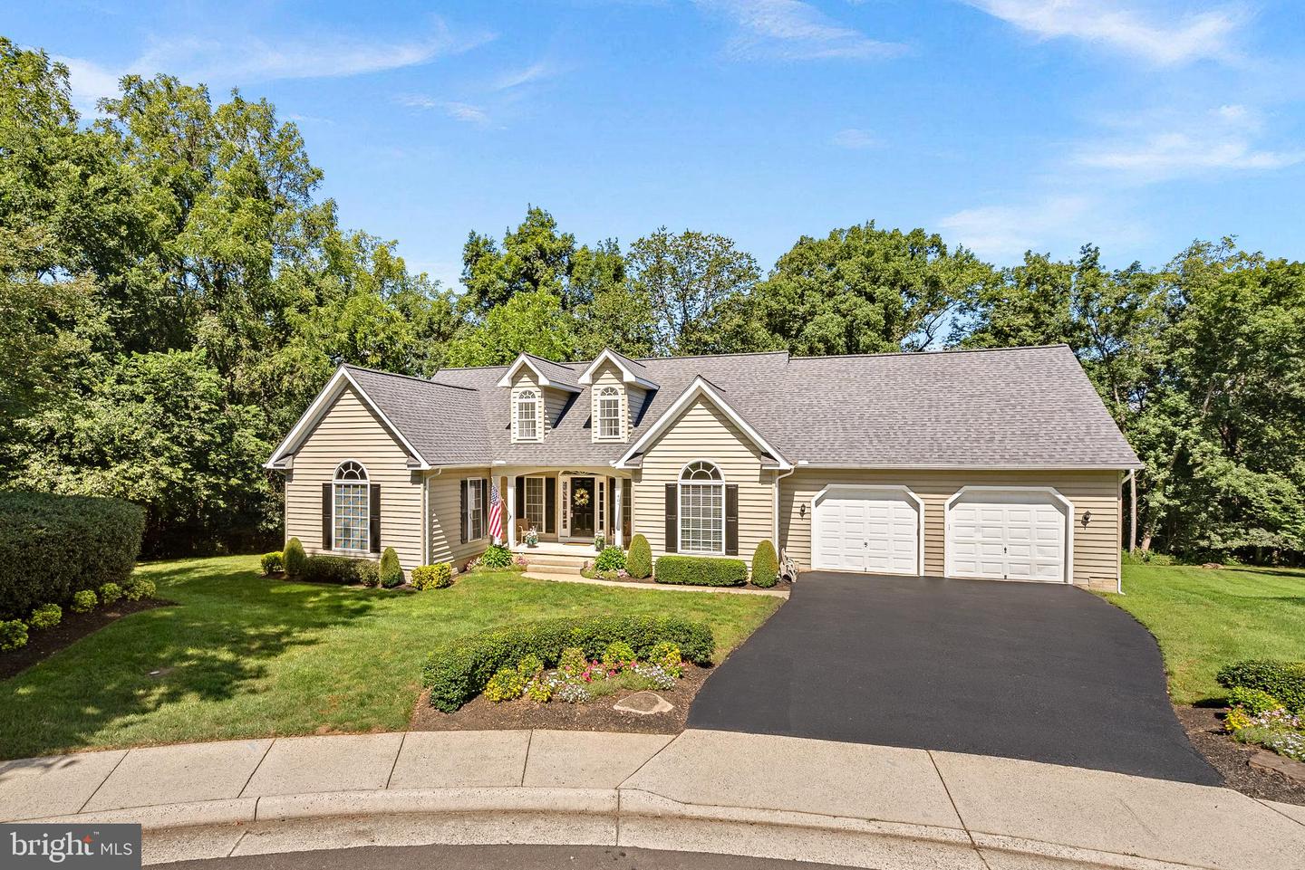 409 BOLINGBROOK CT, PURCELLVILLE, Virginia 20132, 5 Bedrooms Bedrooms, 16 Rooms Rooms,3 BathroomsBathrooms,Residential,For sale,409 BOLINGBROOK CT,VALO2105706 MLS # VALO2105706