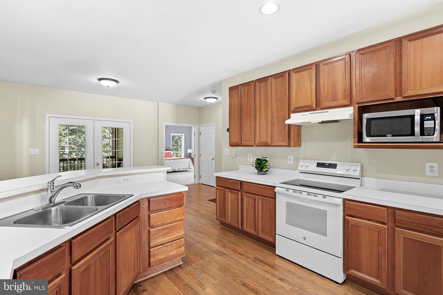 409 BOLINGBROOK CT, PURCELLVILLE, Virginia 20132, 5 Bedrooms Bedrooms, 16 Rooms Rooms,3 BathroomsBathrooms,Residential,For sale,409 BOLINGBROOK CT,VALO2105706 MLS # VALO2105706