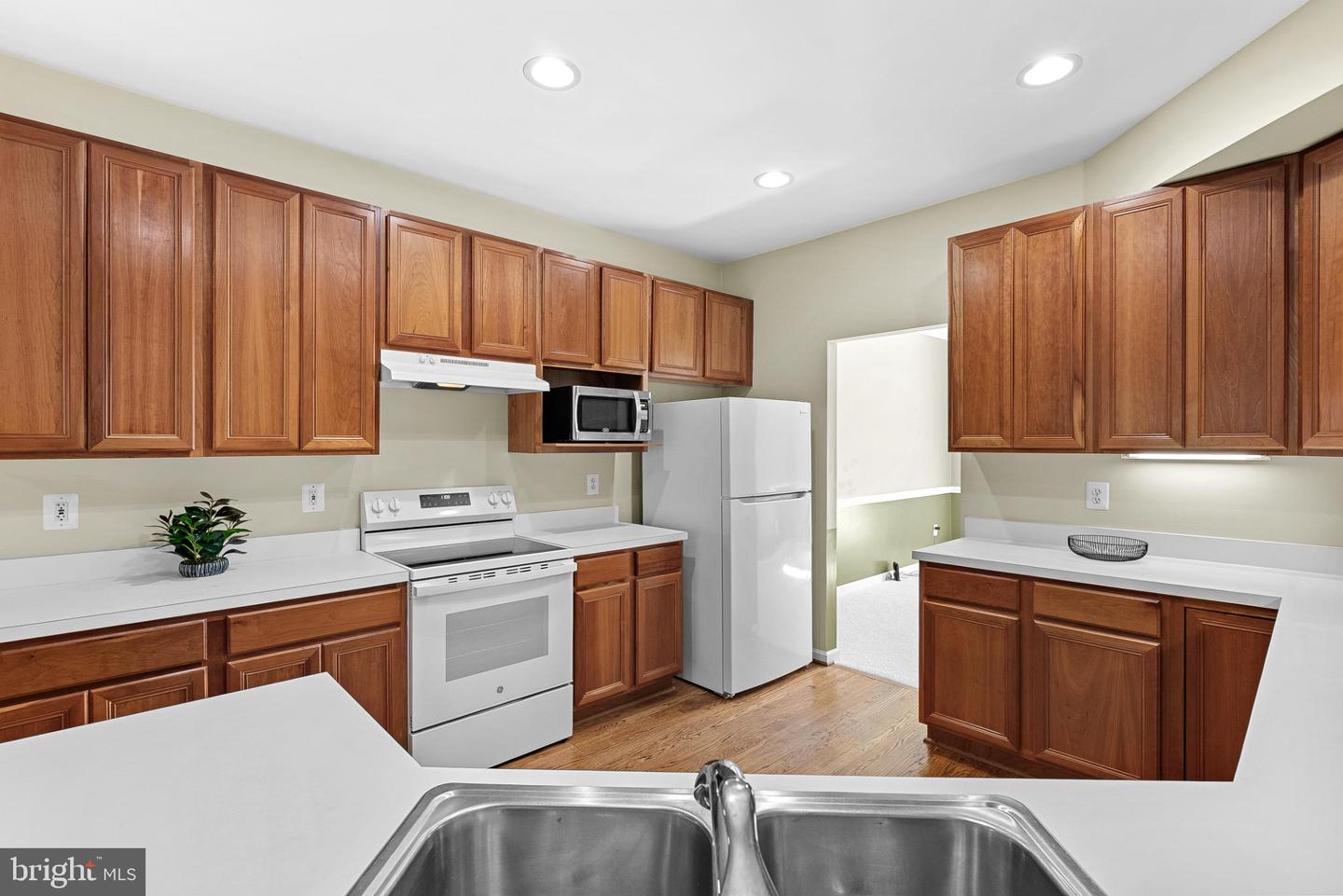 409 BOLINGBROOK CT, PURCELLVILLE, Virginia 20132, 5 Bedrooms Bedrooms, 16 Rooms Rooms,3 BathroomsBathrooms,Residential,For sale,409 BOLINGBROOK CT,VALO2105706 MLS # VALO2105706