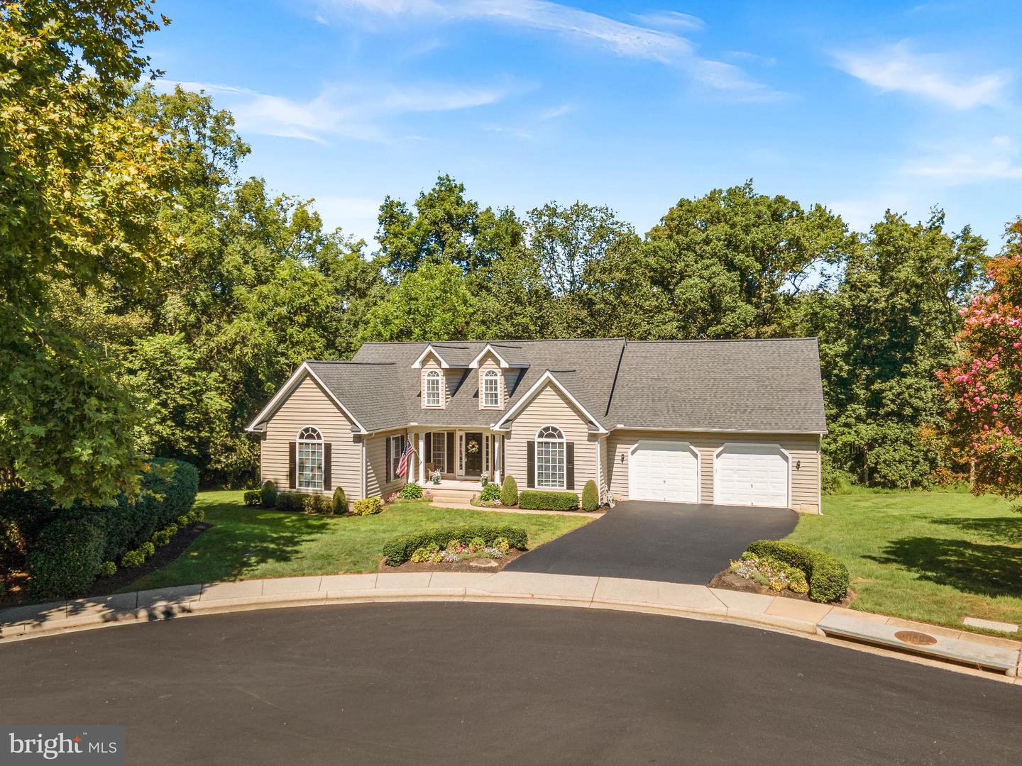 409 BOLINGBROOK CT, PURCELLVILLE, Virginia 20132, 5 Bedrooms Bedrooms, 16 Rooms Rooms,3 BathroomsBathrooms,Residential,For sale,409 BOLINGBROOK CT,VALO2105706 MLS # VALO2105706