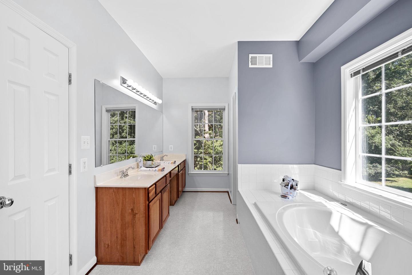 409 BOLINGBROOK CT, PURCELLVILLE, Virginia 20132, 5 Bedrooms Bedrooms, 16 Rooms Rooms,3 BathroomsBathrooms,Residential,For sale,409 BOLINGBROOK CT,VALO2105706 MLS # VALO2105706