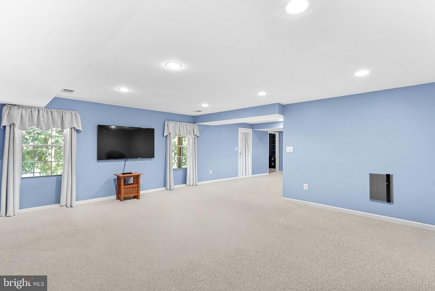 409 BOLINGBROOK CT, PURCELLVILLE, Virginia 20132, 5 Bedrooms Bedrooms, 16 Rooms Rooms,3 BathroomsBathrooms,Residential,For sale,409 BOLINGBROOK CT,VALO2105706 MLS # VALO2105706