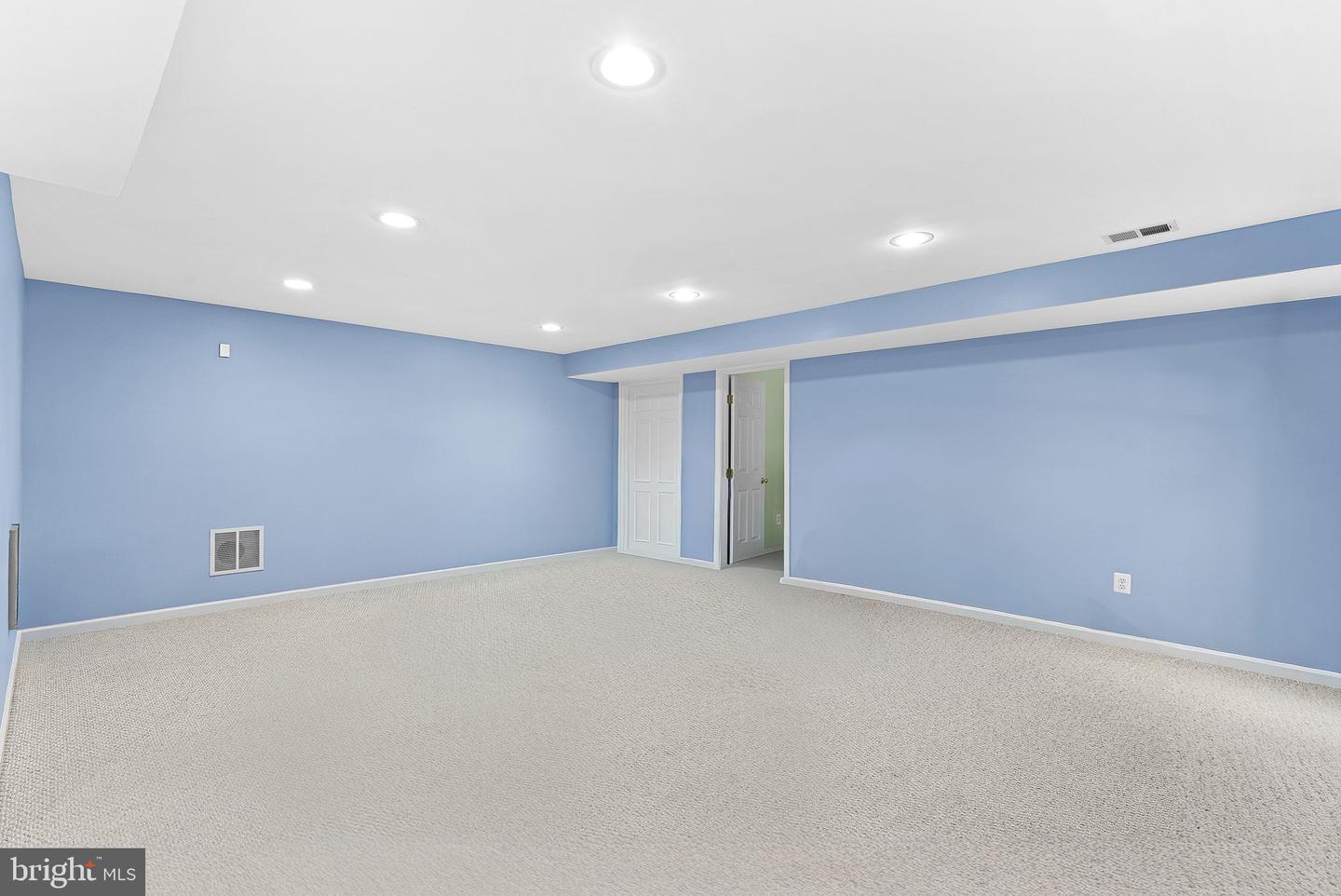 409 BOLINGBROOK CT, PURCELLVILLE, Virginia 20132, 5 Bedrooms Bedrooms, 16 Rooms Rooms,3 BathroomsBathrooms,Residential,For sale,409 BOLINGBROOK CT,VALO2105706 MLS # VALO2105706
