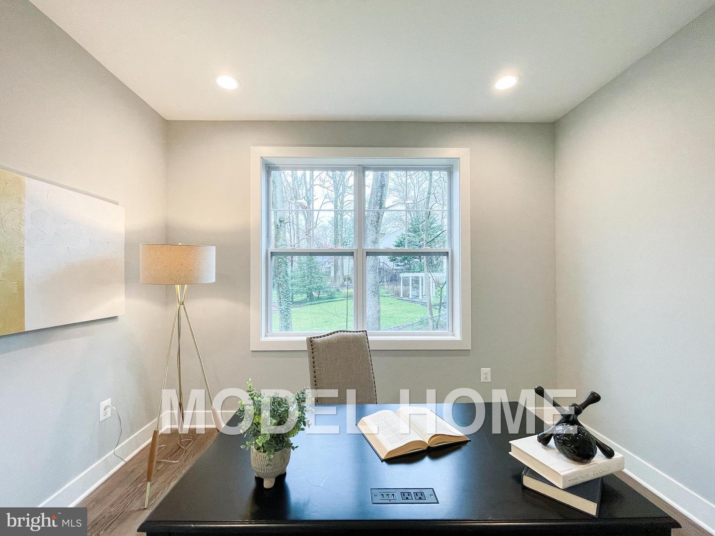 207 PATRICK ST SW, VIENNA, Virginia 22180, 6 Bedrooms Bedrooms, ,5 BathroomsBathrooms,Residential,For sale,207 PATRICK ST SW,VAFX2264142 MLS # VAFX2264142