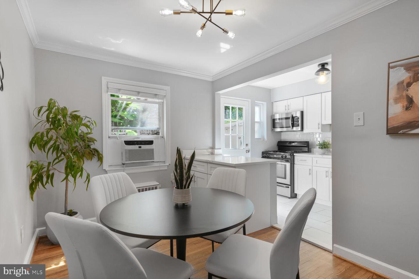 2801-A 16TH RD S #2801A, ARLINGTON, Virginia 22204, 2 Bedrooms Bedrooms, ,1 BathroomBathrooms,Residential,For sale,2801-A 16TH RD S #2801A,VAAR2062934 MLS # VAAR2062934