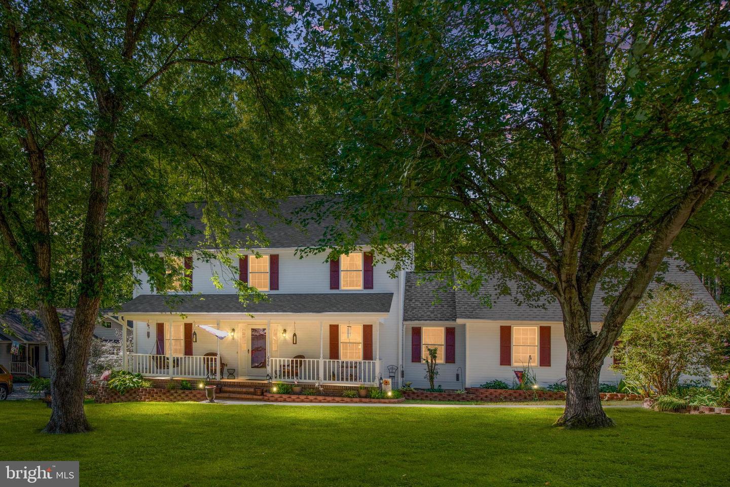 606 STONEWALL LN, FREDERICKSBURG, Virginia 22407, 3 Bedrooms Bedrooms, 10 Rooms Rooms,2 BathroomsBathrooms,Residential,For sale,606 STONEWALL LN,VASP2035904 MLS # VASP2035904